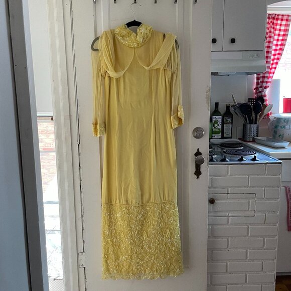 1970s Yellow CHIFFON EVENING GOWN - Picture 2 of 8